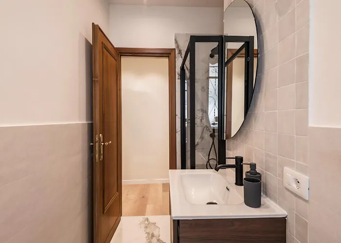 The Rent - Gracious Near Castel Sant'angelo Apartment Rome